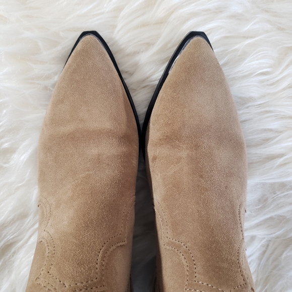EUC Marc Fisher | Yohani Natural Beige Suede Western Ankle Bootie Sz 6.5 US - Picture 11 of 12